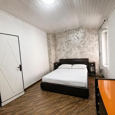 Vakantiehuis Two-bedroom House With Terrace Near & Nature *